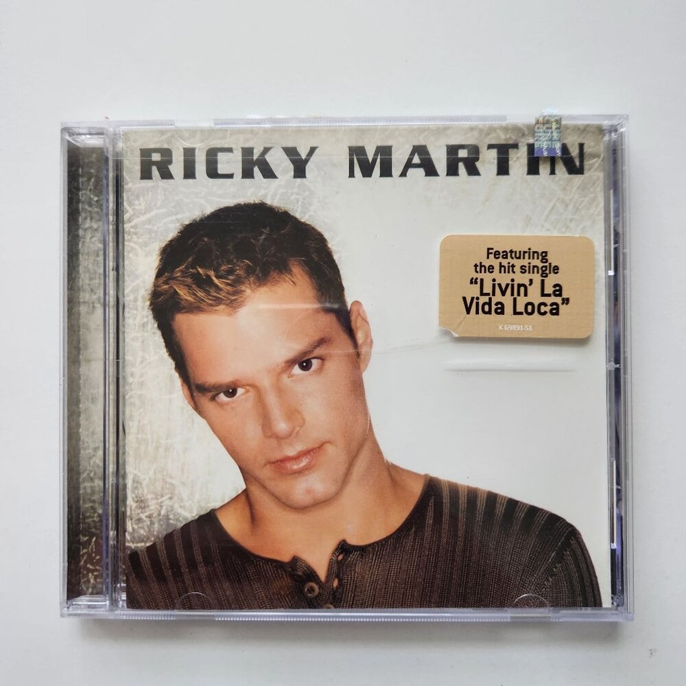 Ricky Martin CD Album Featuring "Livin La Vida Loca" Sony Music 1999